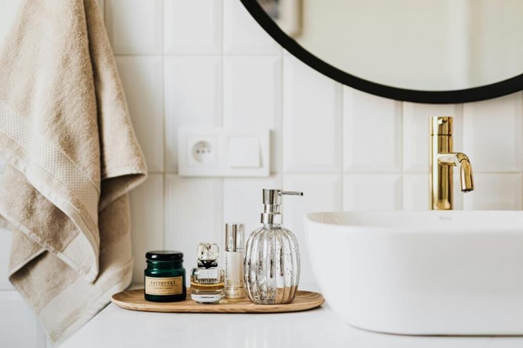 How Can You Transform a Small Bathroom With Simple Decor? How Can You Transform a Small Bathroom With Simple Decor?
